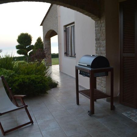 M Varkes Villa Nea Moudania Exteriér fotografie