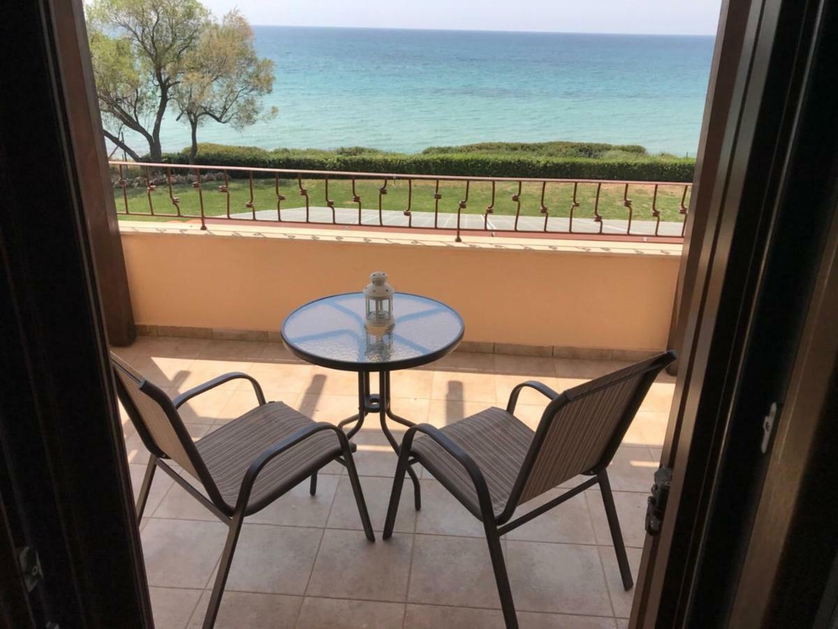 M Varkes Villa Nea Moudania Exteriér fotografie