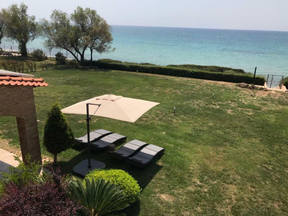 M Varkes Villa Nea Moudania Exteriér fotografie