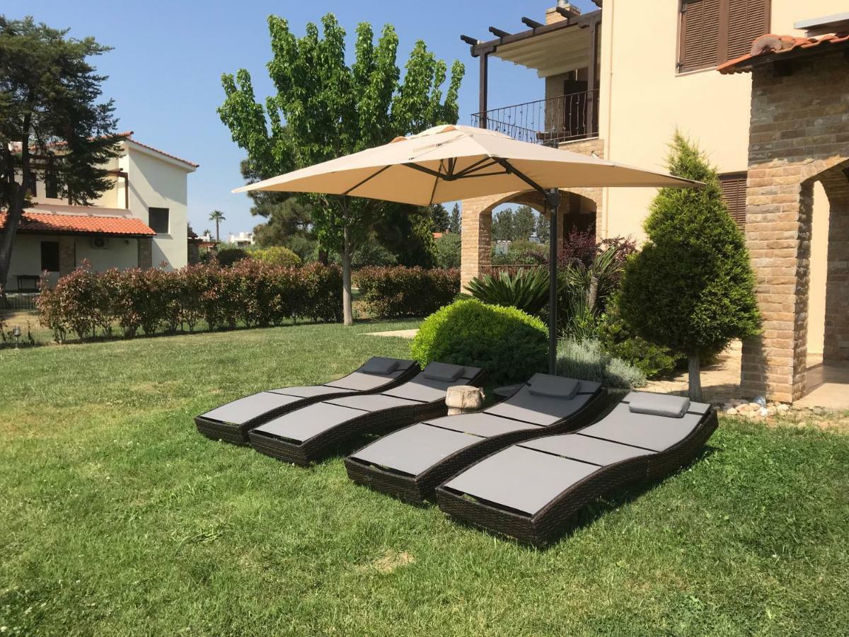 M Varkes Villa Nea Moudania Exteriér fotografie