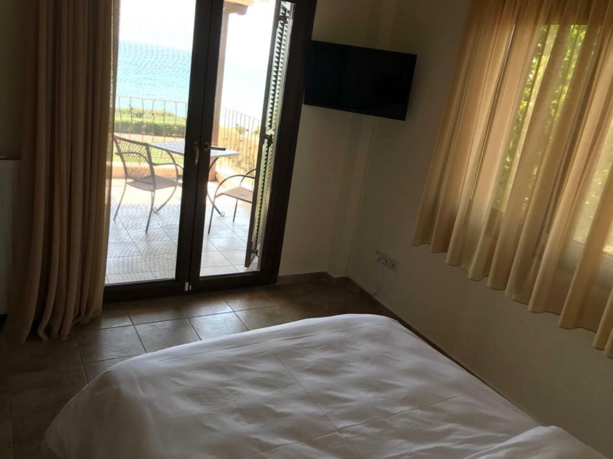 M Varkes Villa Nea Moudania Exteriér fotografie