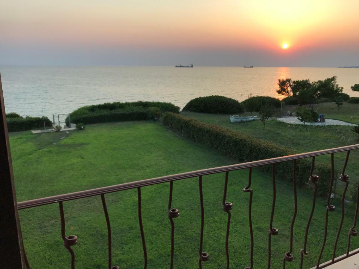 M Varkes Villa Nea Moudania Exteriér fotografie