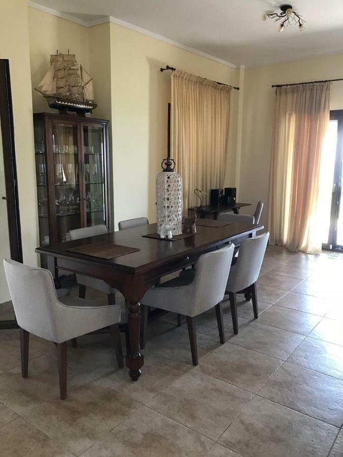 M Varkes Villa Nea Moudania Exteriér fotografie