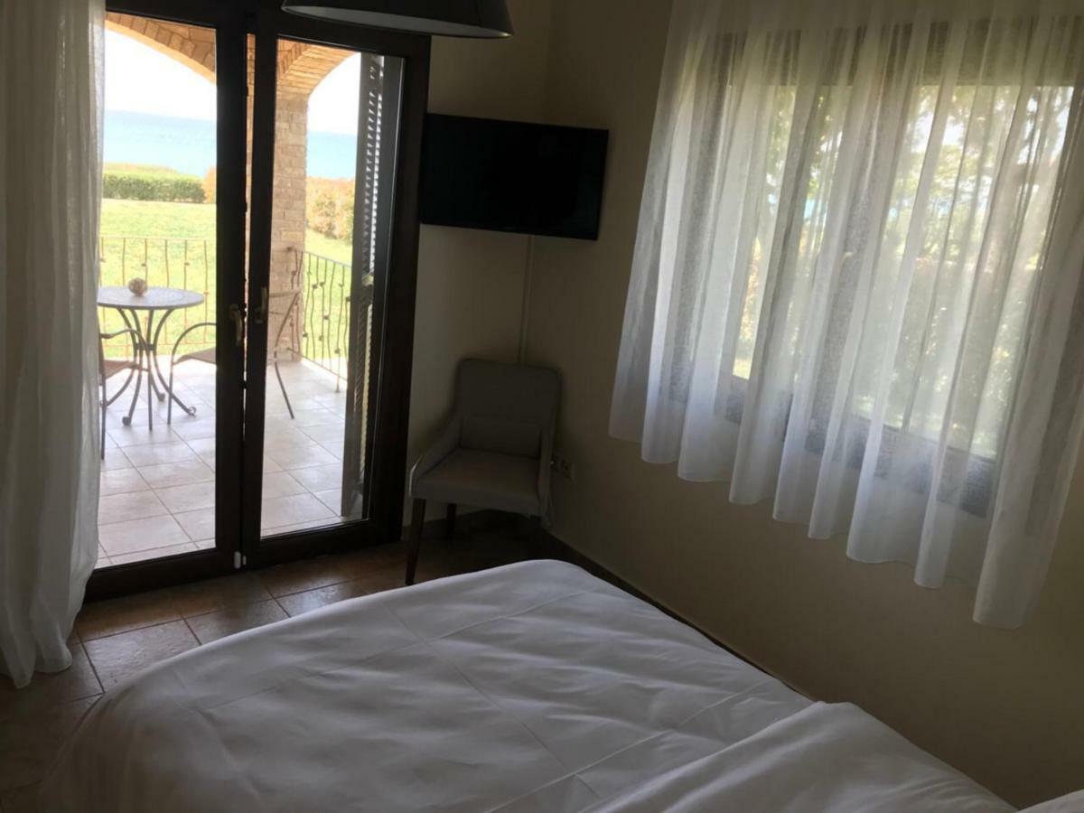 M Varkes Villa Nea Moudania Exteriér fotografie