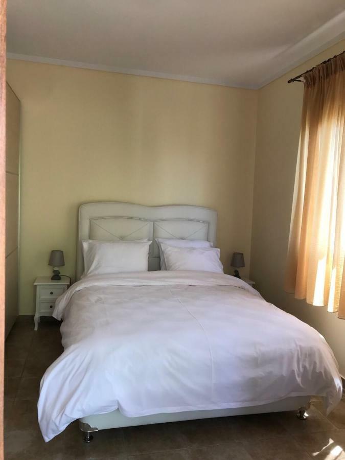 M Varkes Villa Nea Moudania Exteriér fotografie
