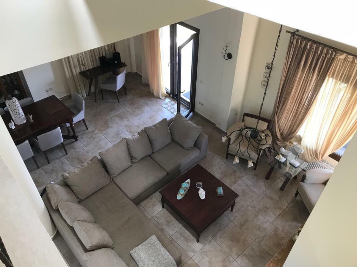 M Varkes Villa Nea Moudania Exteriér fotografie