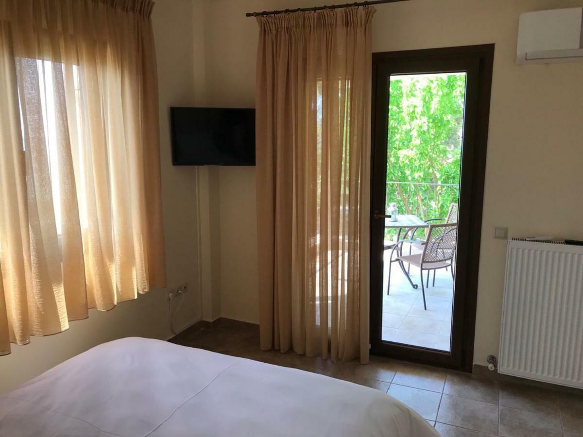 M Varkes Villa Nea Moudania Exteriér fotografie